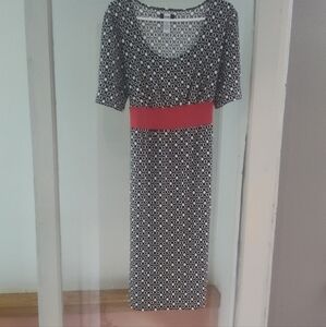 Studio Black and White Sheath Midi Dress with Scoop Neck